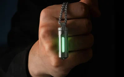 Brelocul din titan ce luminează 25 de ani: Gadgetul revoluționar fără baterii