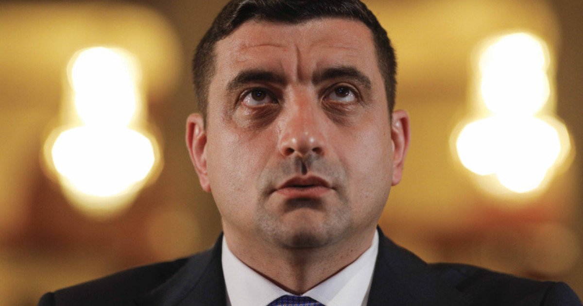 Simion, redus la rolul de spectator în propriul partid? În centrul unei dezbateri aprinse în interiorul AUR, senatorul Petrisor Peiu, numărul doi în ierarhia partidului, respinge acuzațiile că președintele George Simion ar fi fost marginalizat