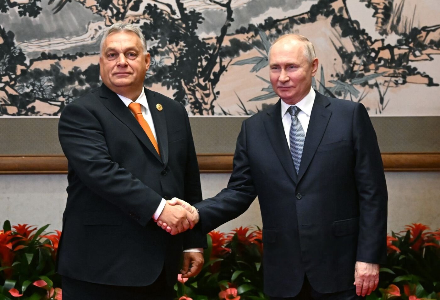 O nouă înregistrare compromițătoare – Orban și Putin, din nou în centrul atenției O nouă înregistrare audio, care detaliază o conversație între premierul ungar Viktor Orban și președintele rus Vladimir Putin, a fost dezvăluită public, cu doar câteva zile înainte de alegerile legislative din Ungaria