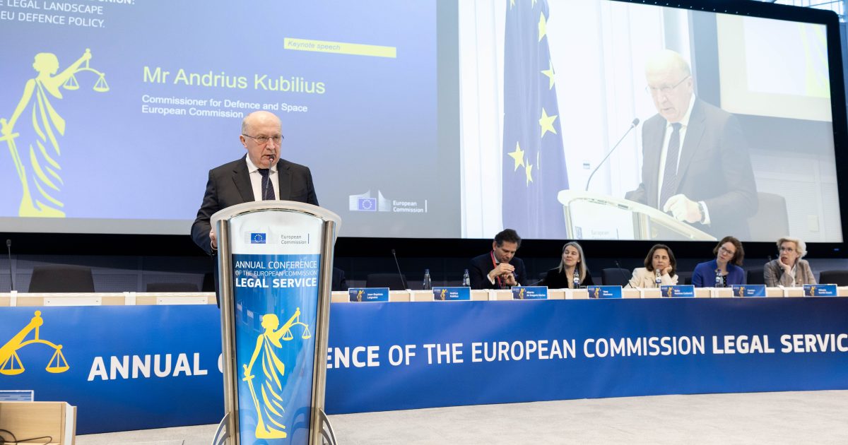 Kubilius pune la îndoială apărarea UE: Tratele, ineficiente?