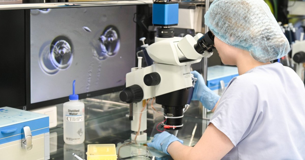 Clonarea mamiferelor: Un studiu japonez arată limitele biologice ale reproducerii în serie Un studiu recent, realizat de cercetători japonezi, a demonstrat limitele clonării mamiferelor, evidențiind riscul acumulării mutațiilor genetice grave de-a lungul generațiilor