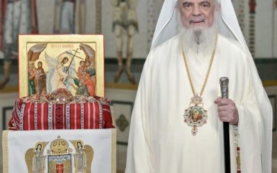 Patriarhul Daniel cheamă la pace și iubire de Paște: Rugăciuni pentru înțelegere