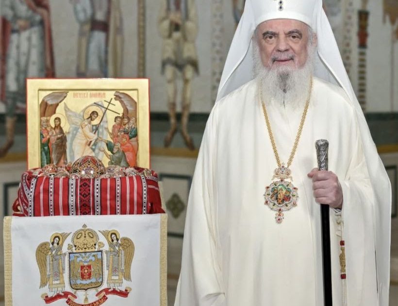 Patriarhul Daniel cheamă la pace și iubire de Paște: Rugăciuni pentru înțelegere