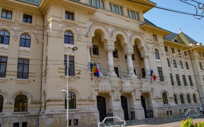 Panouri anti-cezariană în București: Primarul le dă jos