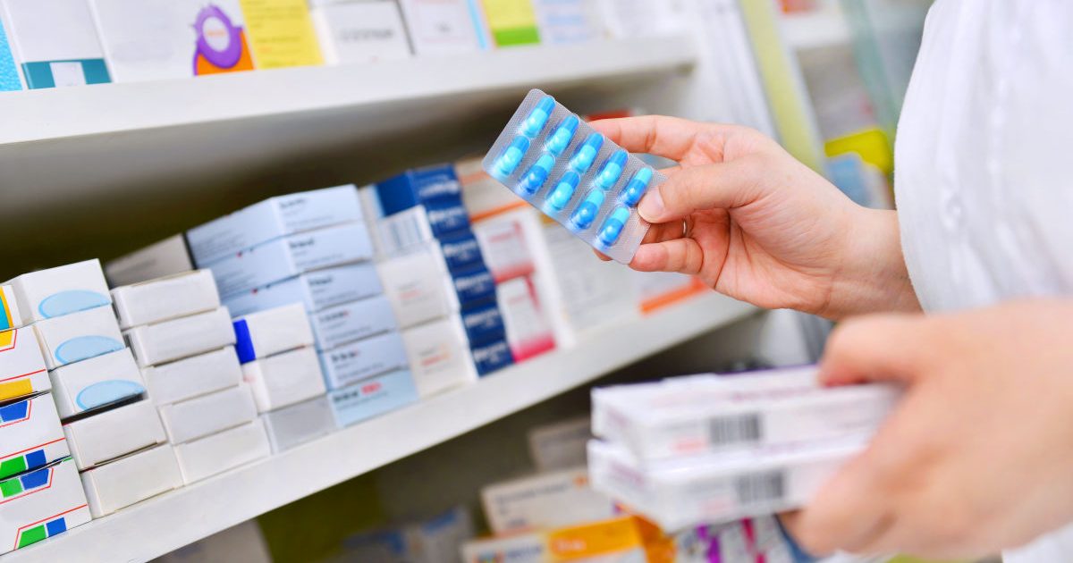 Program farmacii de Paște 2026: Unde găsești deschis non-stop în noaptea de Înviere