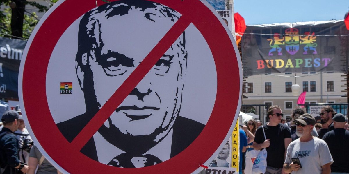 Protest-anti-Viktor-Orban-e1775415964148.jpg - NewsFactor