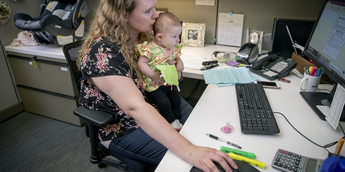 Revenire-la-locul-de-munca-din-concediu-de-maternitate-reguli-documente.jpg - NewsFactor