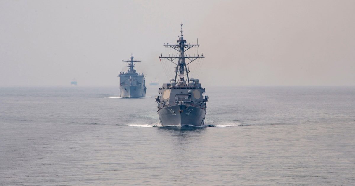 SUA anunță lansarea unei operațiuni de deminare a Strâmtorii Ormuz. Două distrugătoare americane au intrat în Golf