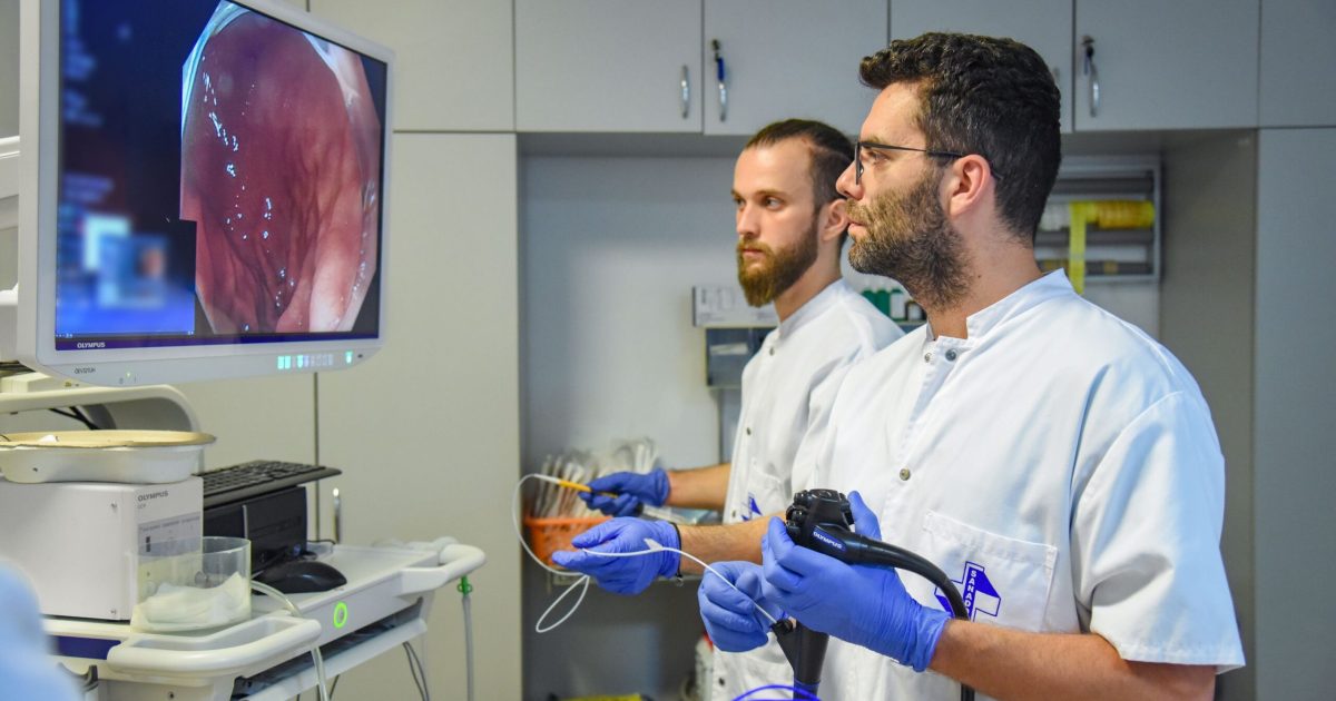 Nouă metodă revoluționară tratează refluxul gastroesofagian în România