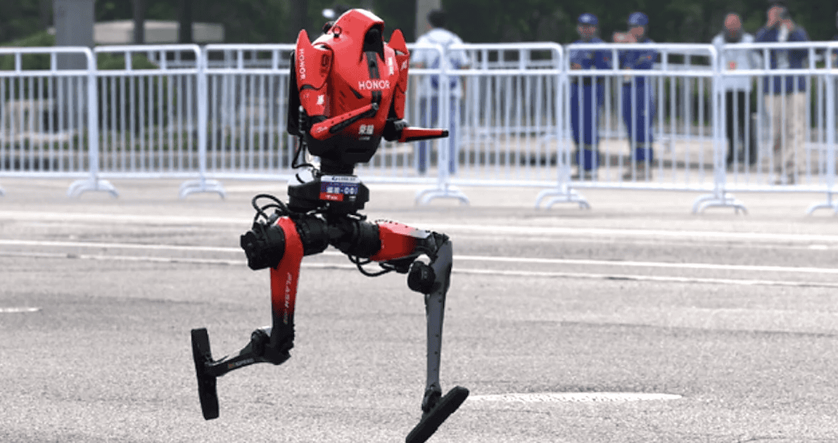 Roboții umanoizi uimesc: De la finiș la record mondial în China!