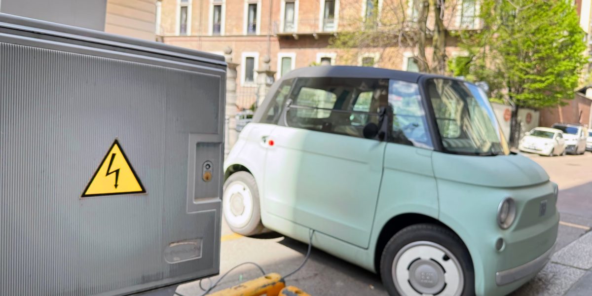 Se-pregateste-amendarea-soferilor-care-ocupa-abuziv-locurile-de-incarcare-a-masinilor-electrice.-De.jpeg - NewsFactor