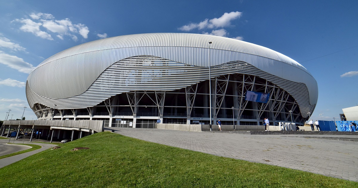 Hotel-fantomă lângă stadionul Universității Craiova: Afaceri suspecte cu bani