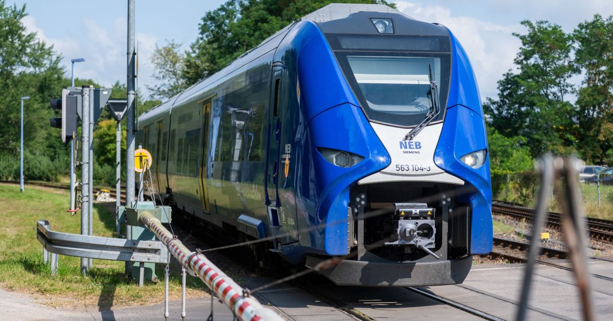 România cumpără trenuri pe hidrogen: Cine a câștigat și pe ce trasee vor circula