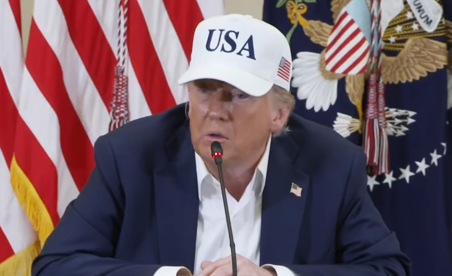 Trump: „Iranul ar putea fi distrus”. A trimis arme protestatarilor, dar