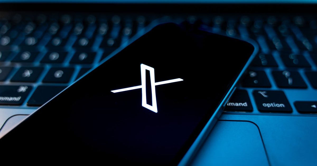 X, fostul Twitter, primește AI-ul Grok: Flux personalizat pentru utilizatori