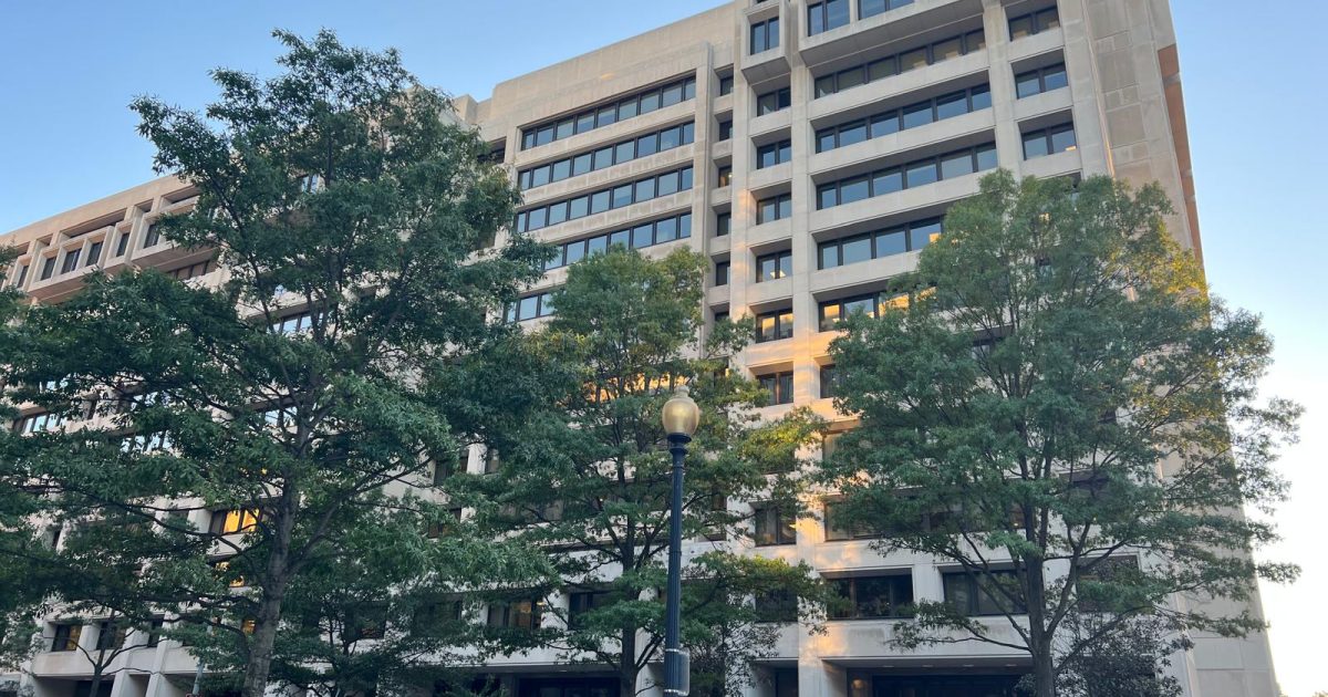 FMI, semnal de ALARMĂ: Recesiune la orizont și previziuni economice sumbre