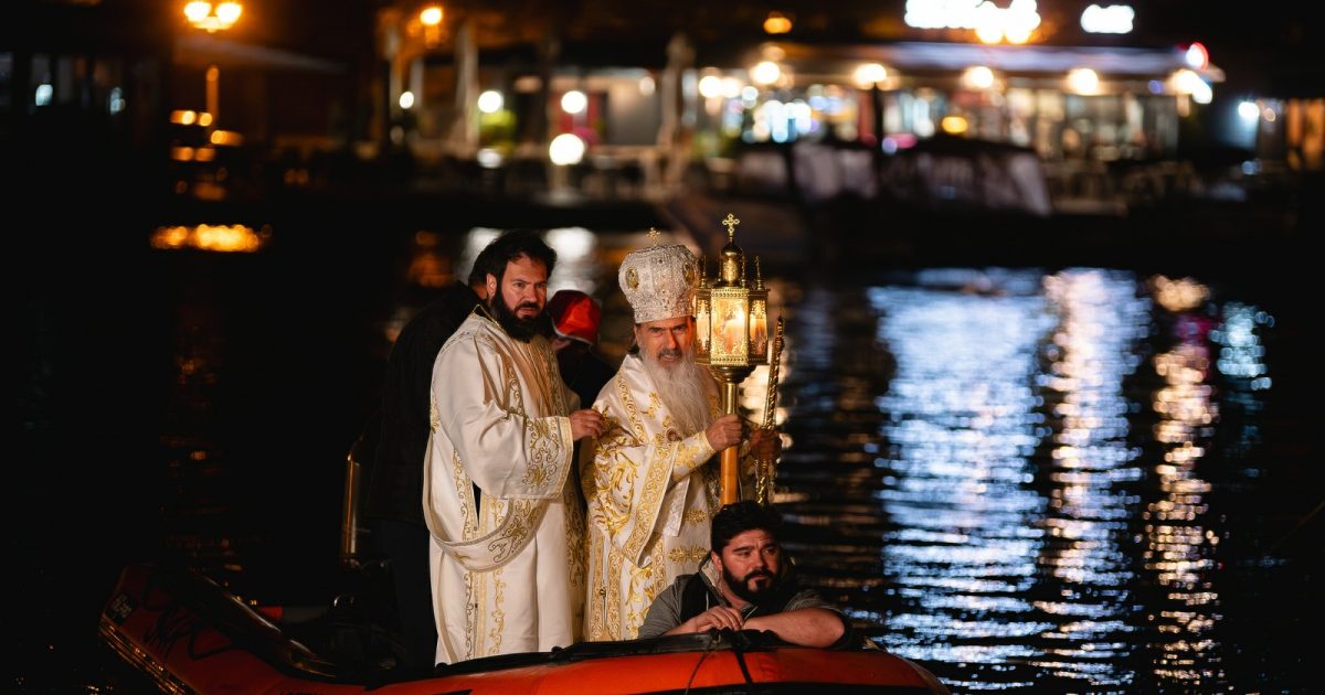 Mii de credincioși la Înviere pe faleza Cazinoului Constanța