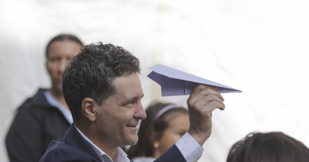 Copiii lui Nicușor Dan, departe de TV: Când se mută edilul cu familia din chirie