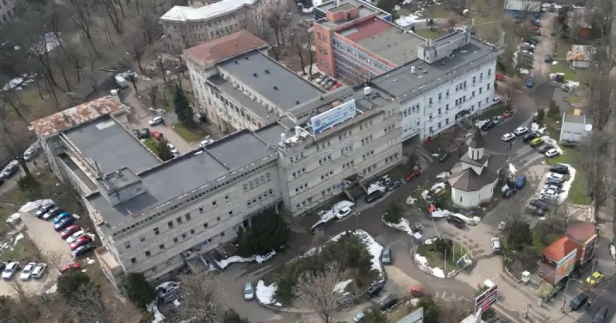 Spitalul CF2, proiect german și teren regal, o ruină cruntă