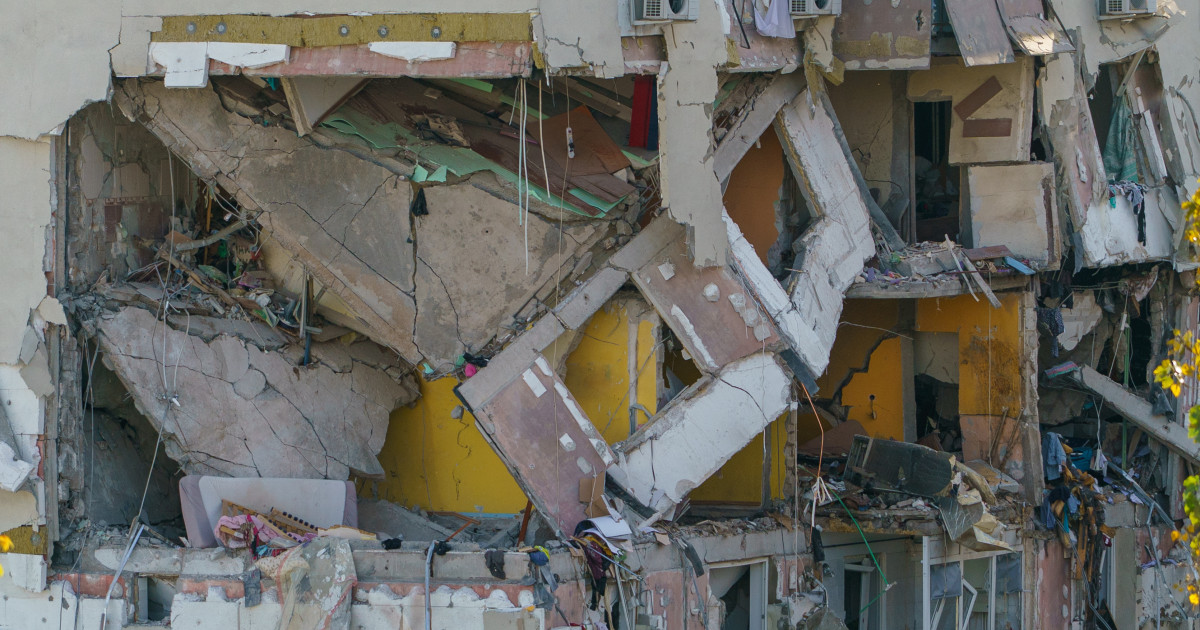 Rahova: După explozie, zeci de familii ignorate. Oamenii ies în stradă