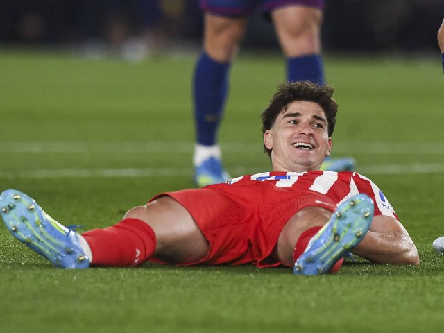 Julian Alvarez a marcat un gol spectaculos pentru Atletico Madrid împotriva Barcelonei, devenind astfel cel mai bun marcator al echipei într-un singur sezon de Champions League
