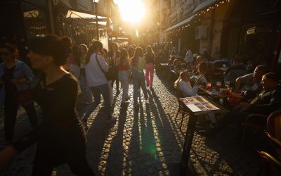 Românii, sacrificați de scumpiri: Ce nu-și mai permit cetățenii? Sociolog: Crește anxietatea