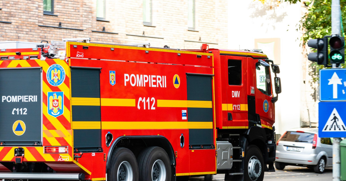 Constanța: Explozie într-un apartament, un bărbat cu arsuri. 14 locatari evacuați