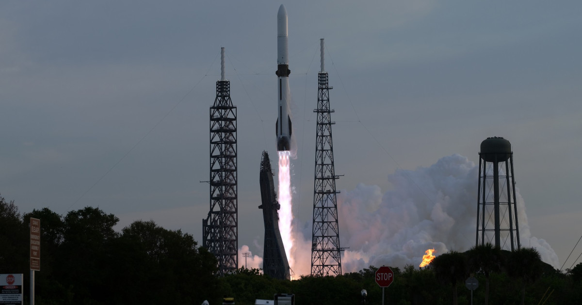 Blue Origin: Racheta cu motor reutilizabil, lansare istorică