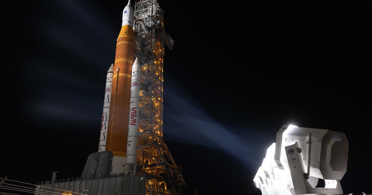 Startul unei noi ere spațiale: Artemis 2 pornește spre Lună cu un echipaj uman Misiunea Artemis 2 a NASA, un moment crucial pentru explorarea spațială, este pe cale să înceapă