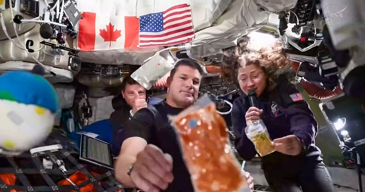 Zborul spre Lună, cu arome cosmice: Artemis 2 dezvăluie meniul astronauților Astronauții misiunii Artemis 2 nu au lăsat deoparte nici aspectul gastronomic al aventurii lor