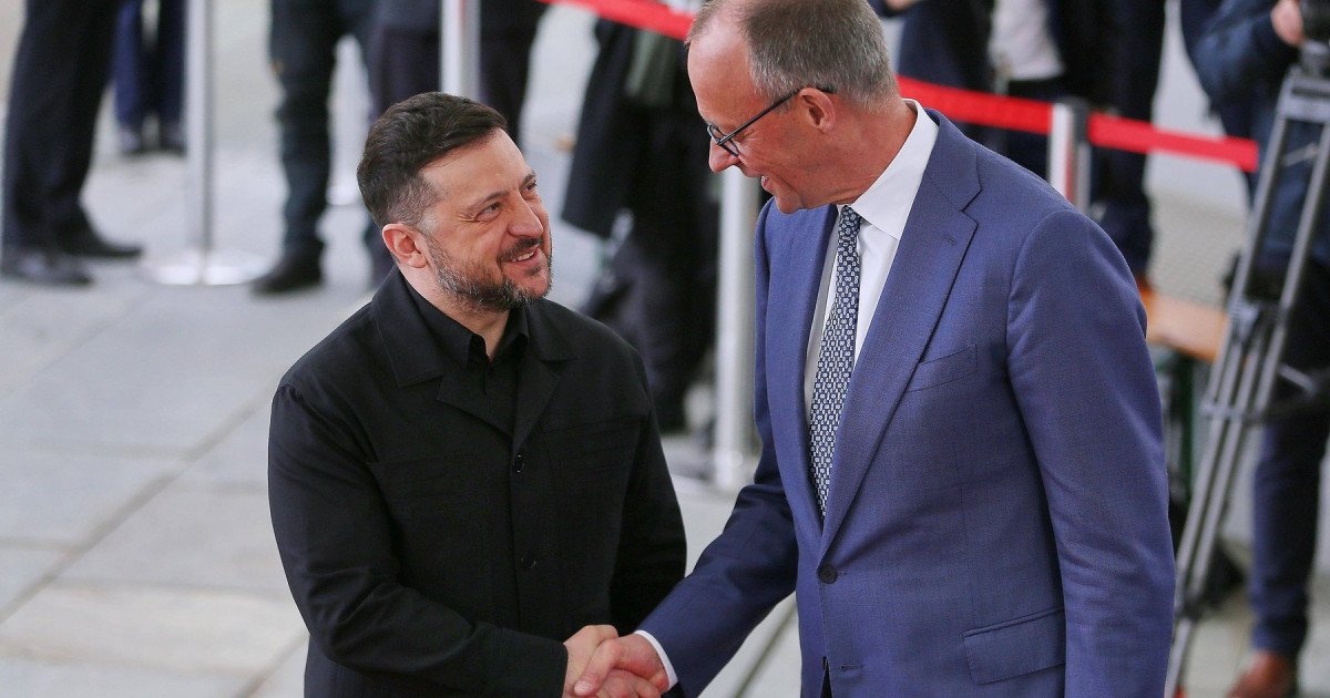 Zelenski: Ucraina poate dubla producția militară. Germania cumpără Patriot