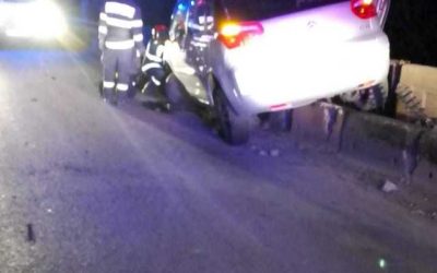 Accident în Bistrița-Năsăud: Trei bărbați, la spital după ce au intrat într-un podeț pe DN 17