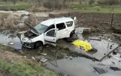 Accident grav în Iași: Patru persoane, implicate într-o coliziune violentă cu un pod