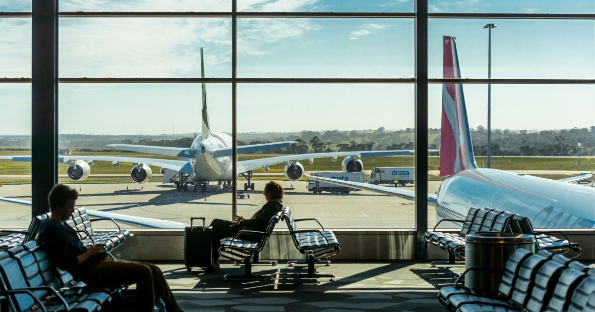 Taxă de „protecție” la agențiile de turism: Românii, ținta unor practici dubioase?