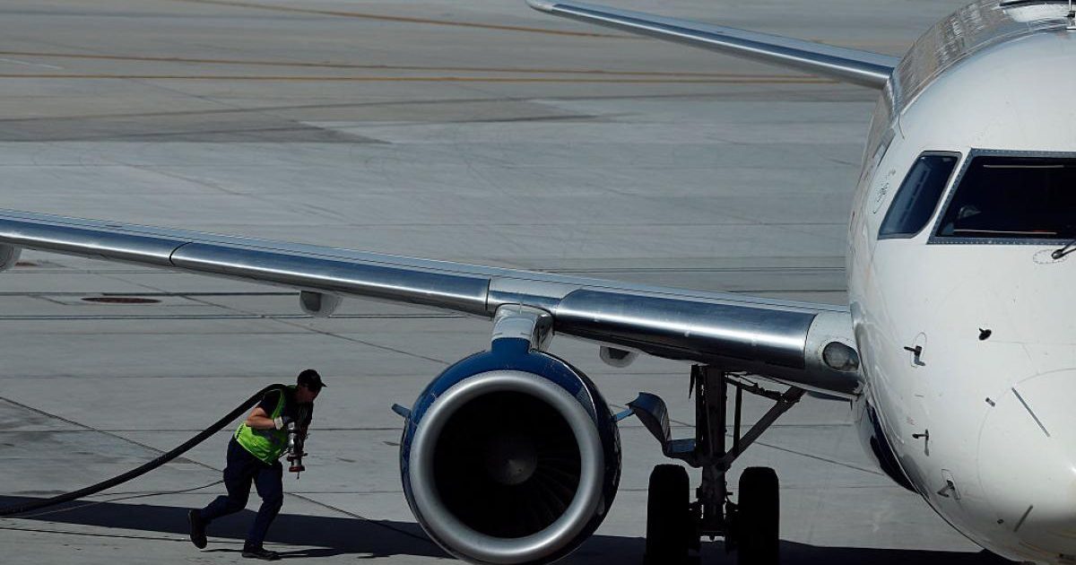 Aeroporturile din Europa, în pericol: Foarte curând, fără combustibil pentru avioane