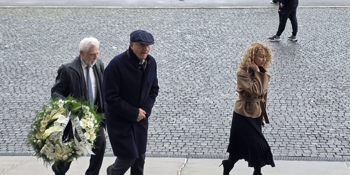 Copos, la ploaie pentru Lucescu: Omul de afaceri, omagiu emoționant