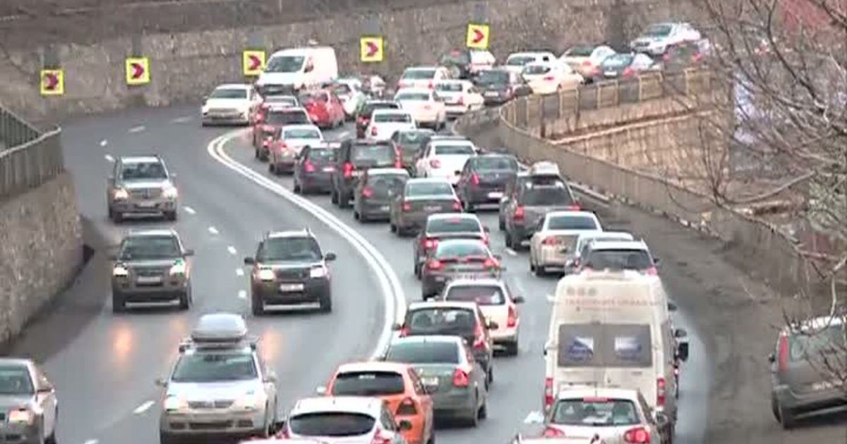 Bucureștiul se sufocă! AGLOMERAȚIE pe Valea Prahovei, polițiștii recomandă rute ocolitoare