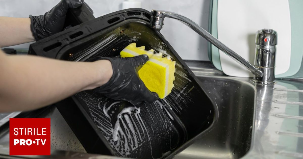 Curățarea airfryer-ului: Metoda rapidă și ieftină, cu doar două produse