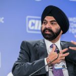 Banca Mondială: Războiul încetinește creșterea și urcă inflația