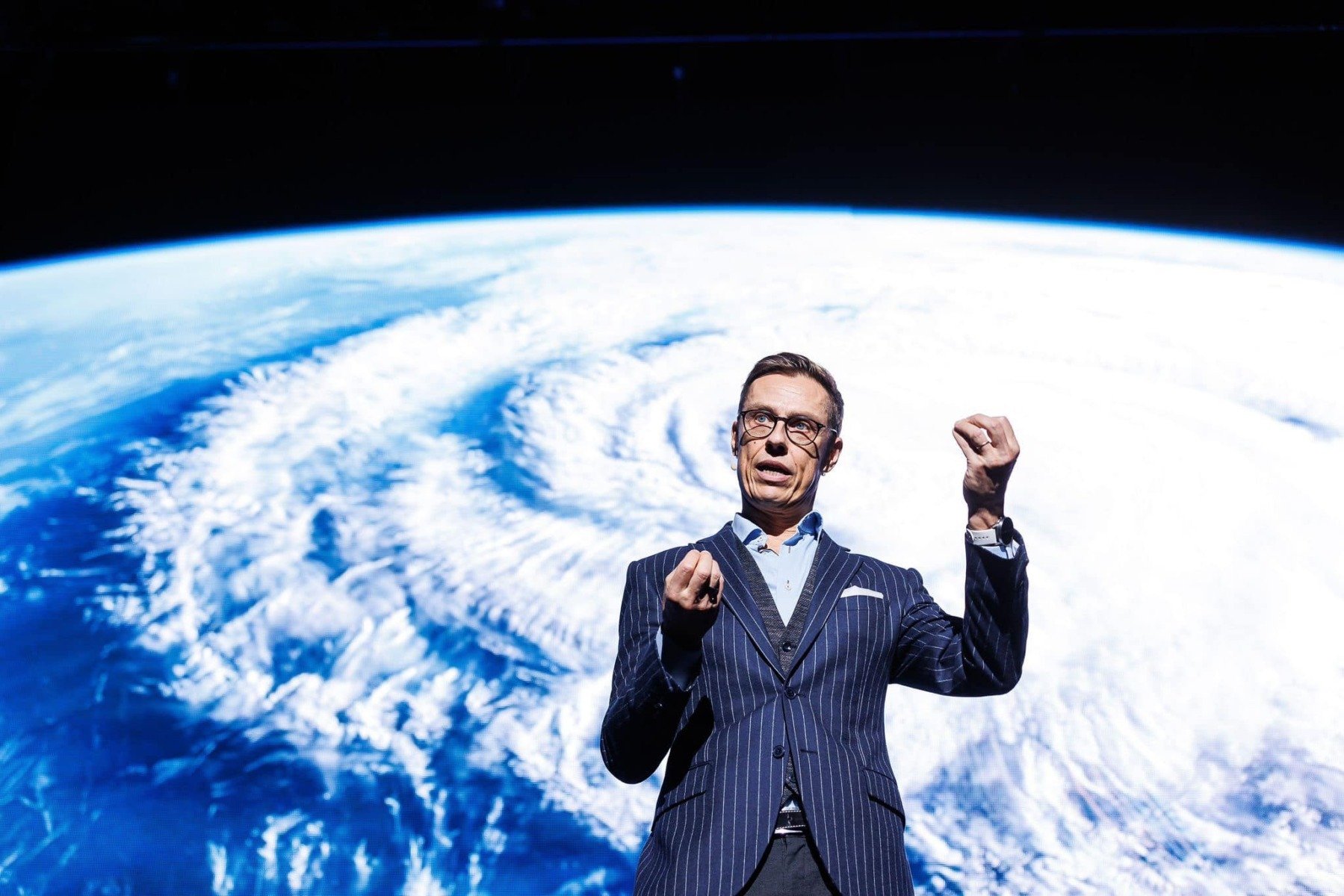 Finlanda și SUA discută despre viitorul NATO, pe fondul declarațiilor lui Trump Președintele finlandez Alexander Stubb a avut o convorbire telefonică cu fostul președinte american Donald Trump, în care s-a discutat despre viitorul NATO și despre rolul tot mai important pe care îl are Europa în cadrul alianței militare