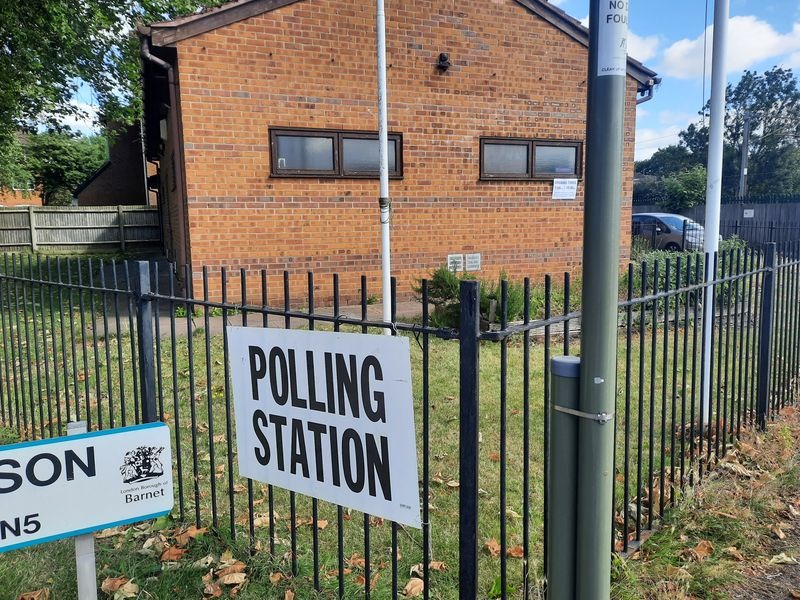 Șaizeci de români candidează la alegerile locale din Londra pe 7 mai
