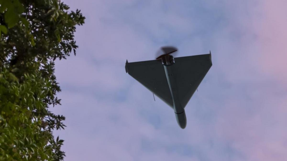 Alertă aeriană în Tulcea: 17 ținte au fost detectate în apropierea frontierei Locuitorii din nordul județului Tulcea au fost din nou alertați de autorități, în urma detectării a 17 ținte aeriene în zona de frontieră