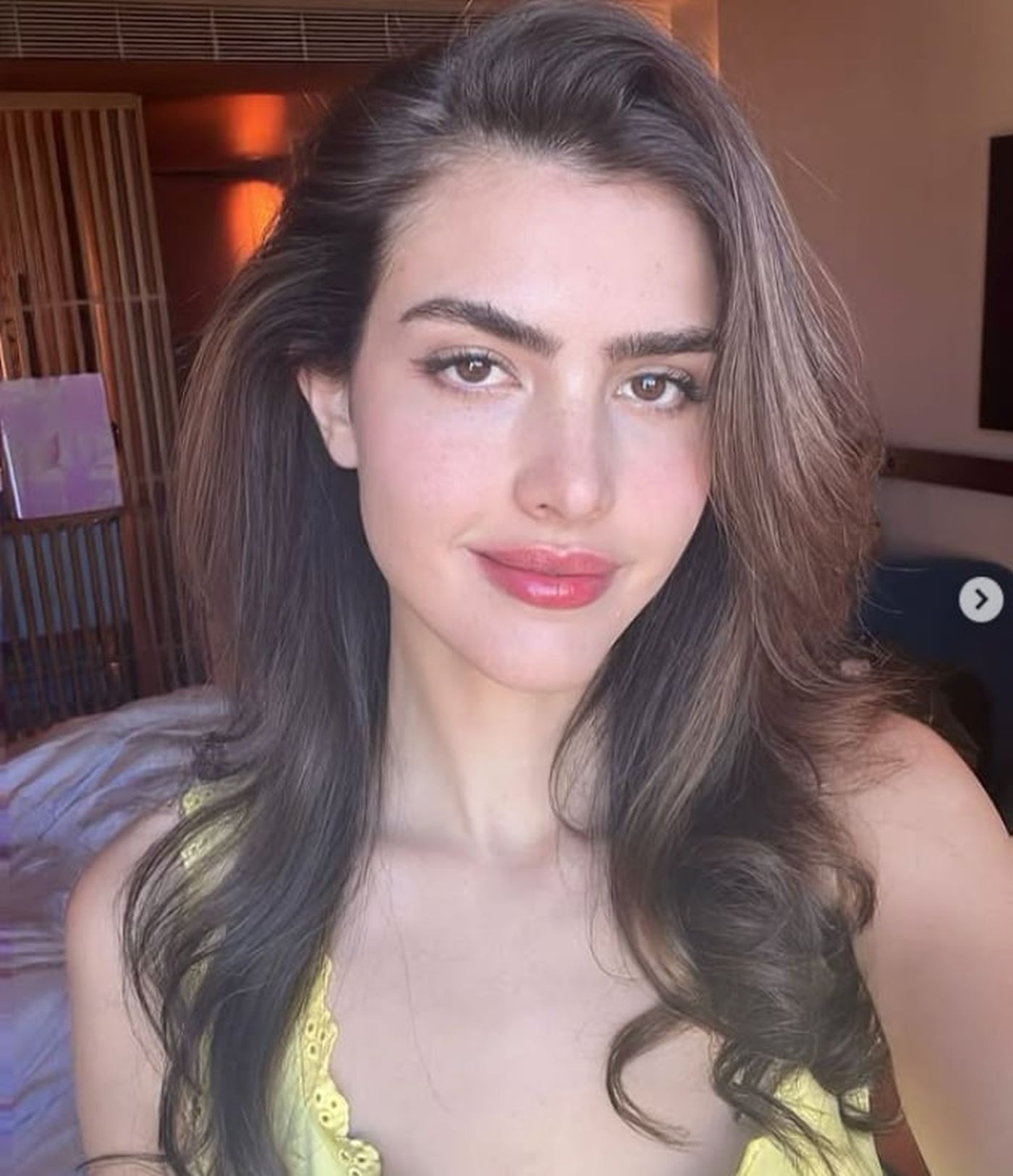 Alexandra, românca de un lamborghini ratat la mustață