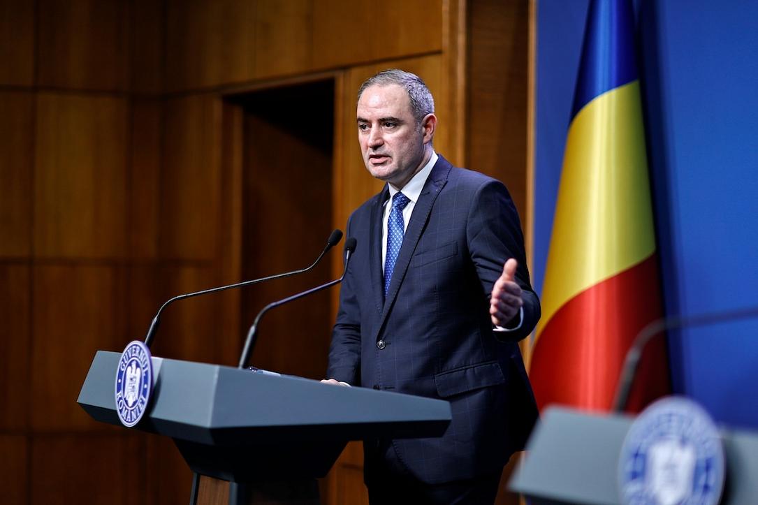 România Speră la o Îmbunătățire a Perspectivei de Rating, Condiționată de Disciplina Fiscală București – România ar putea beneficia de o îmbunătățire a perspectivei de rating de la agențiile majore de evaluare financiară în cursul acestui an, posibil chiar în toamnă, dacă își menține angajamentul față de stabilizarea finanțelor publice