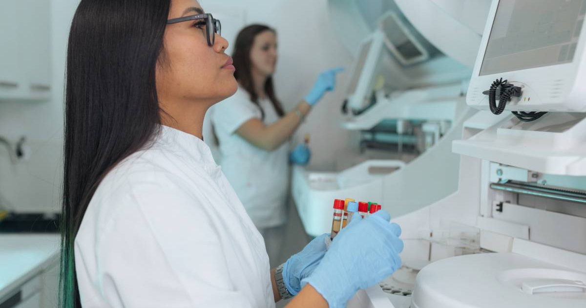 Vârstnicii născuți până-n 1975, chemați la analize: Risc major de boală