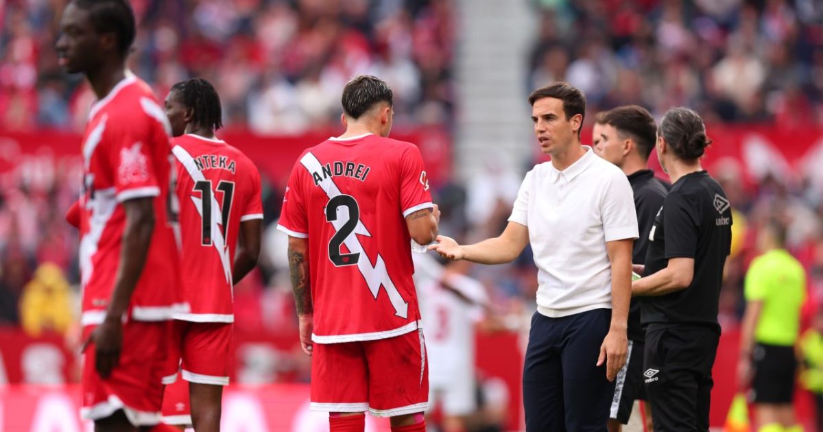 Antrenorul lui Rațiu, pe lista unei echipe din Anglia. Evoluează fotbalistul în Premier League