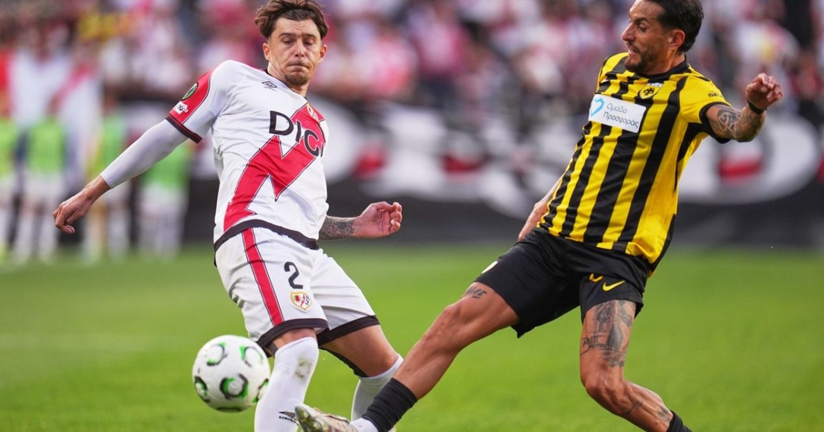Duel românesc modest în Conference League: Rațiu învingător, Marin, rezervă Rayo Vallecano, echipa lui Andrei Rațiu, a învins categoric AEK Atena, formația lui Răzvan Marin, cu scorul de 3-0, în prima manșă a sferturilor de finală din Conference League