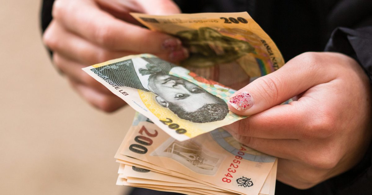 Bani GROși pentru studenții vulnerabili: 2.550 lei lunar. Cine beneficiază