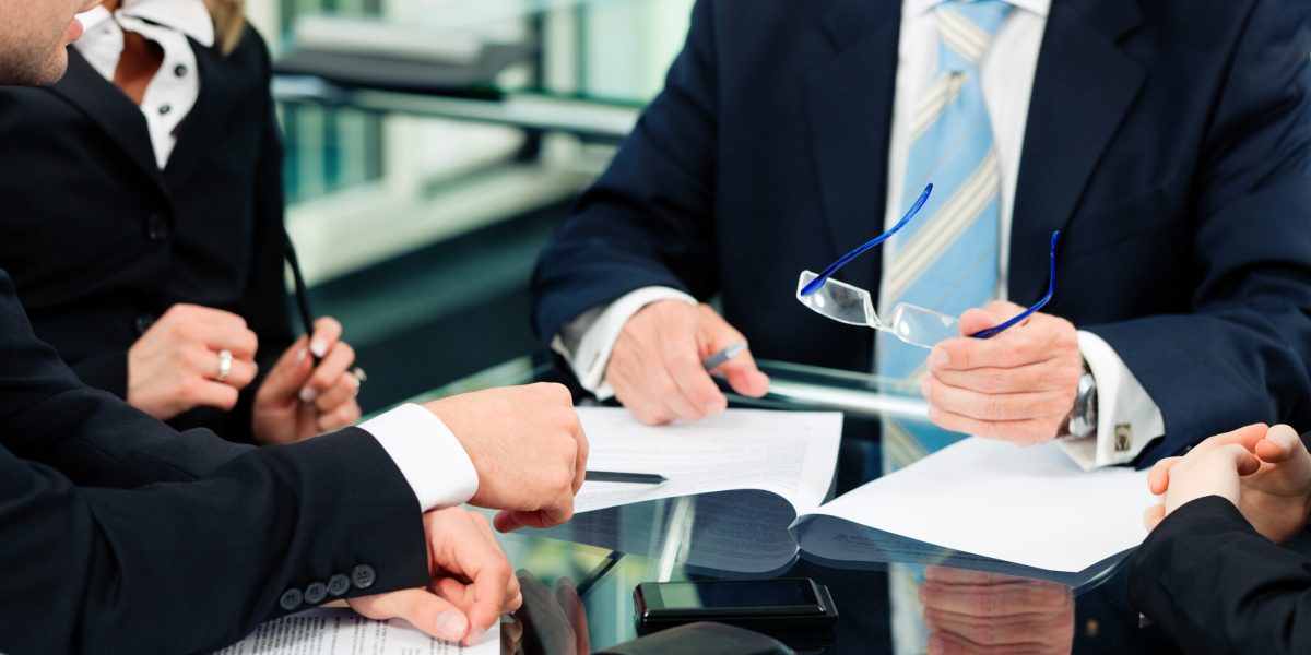 angajati1-e1775392751271.jpg - NewsFactor