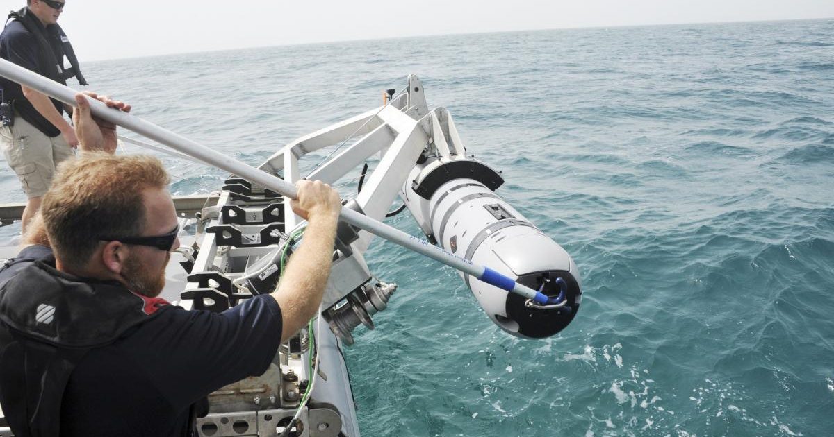 SUA trimit drone submarine în Ormuz: Războiul minelor cu Iranul se mută sub apă
